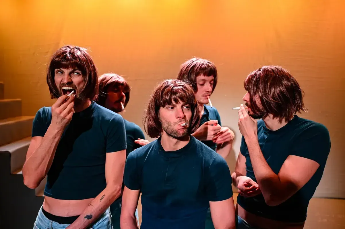 Breakdance, stunts en bizarre humor